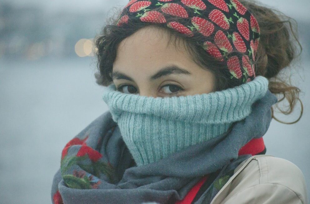容易臉頰紅的人群在寒冷天氣外出須做好面部肌膚保暖