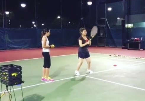 HeyGirls! 女子網球班學員正在上課
