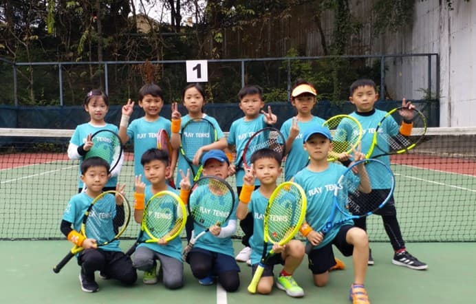 中國香港網球總會PLAY TENNIS課程學院留影